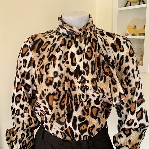 SOLD Joan Rivers animal print secretary blouse - Picture 7 of 9